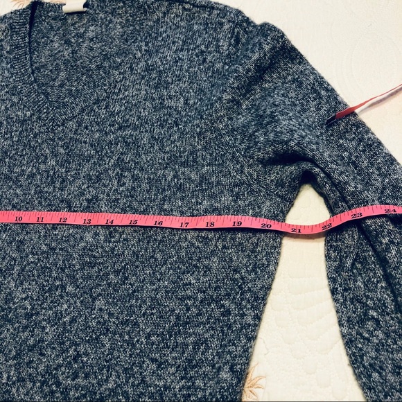 Hollister V-Neck Sweater Gray - Picture 3 of 5